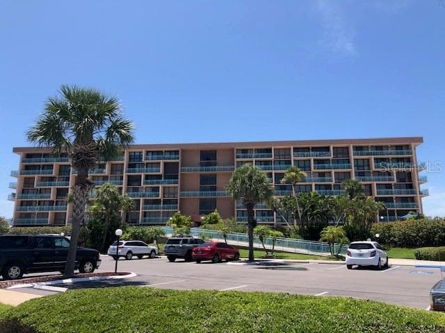 1 KEY CAPRI UNIT 104W TREASURE ISLAND, FL 33706