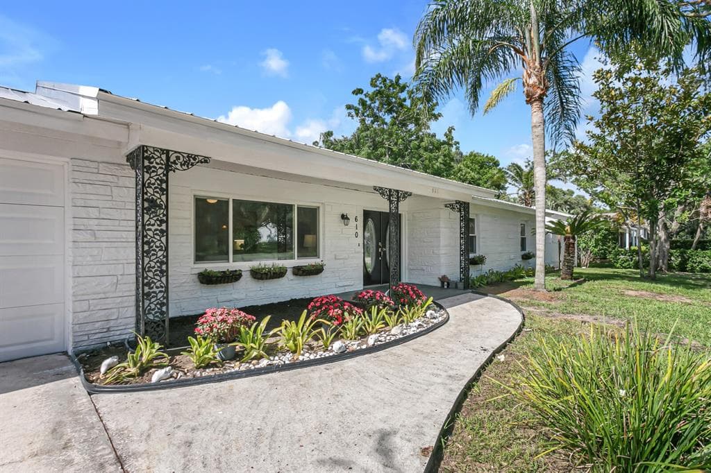610 OVERLAND DRIVE