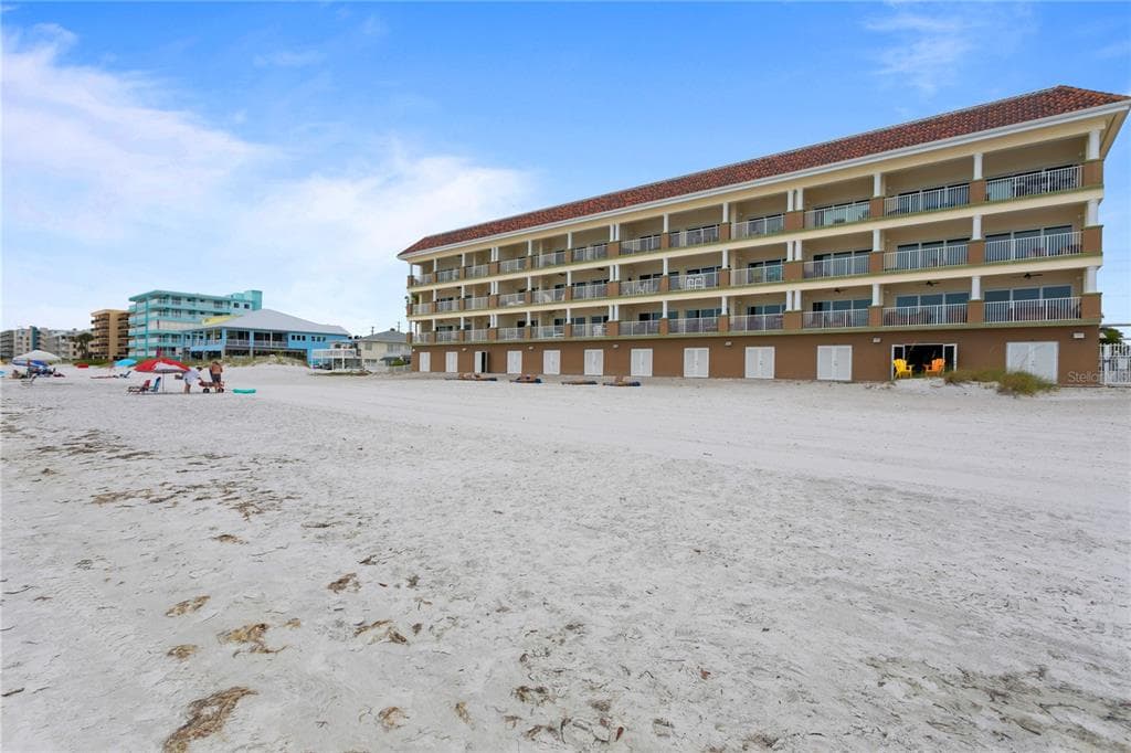 14010 GULF BOULEVARD UNIT 302 MADEIRA BEACH, FL 33708