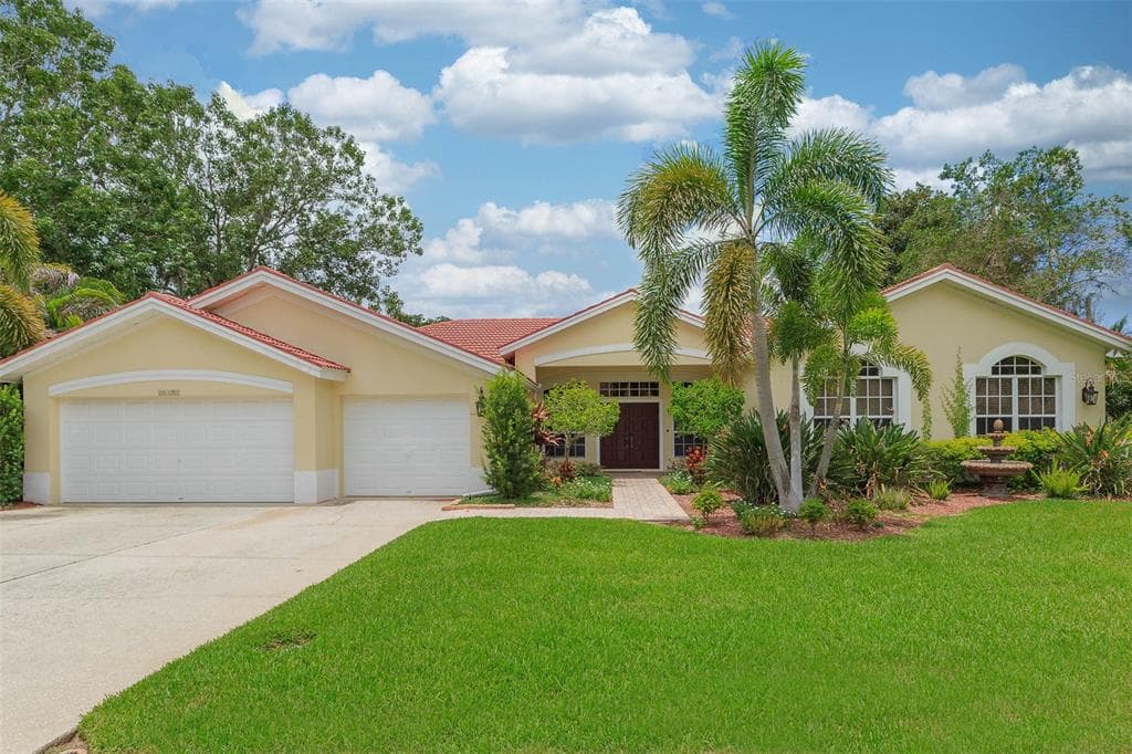 3194 STERLING STREET TARPON SPRINGS, FL 34688