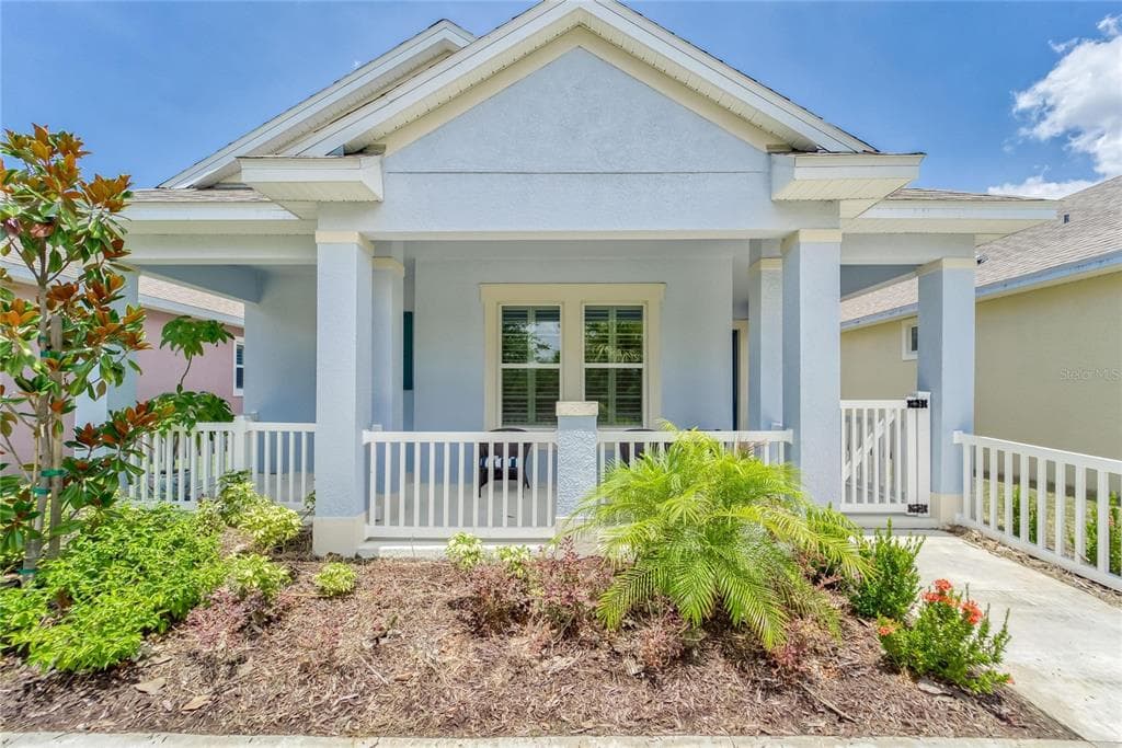 810 WINTERSIDE DRIVE APOLLO BEACH, FL 33572