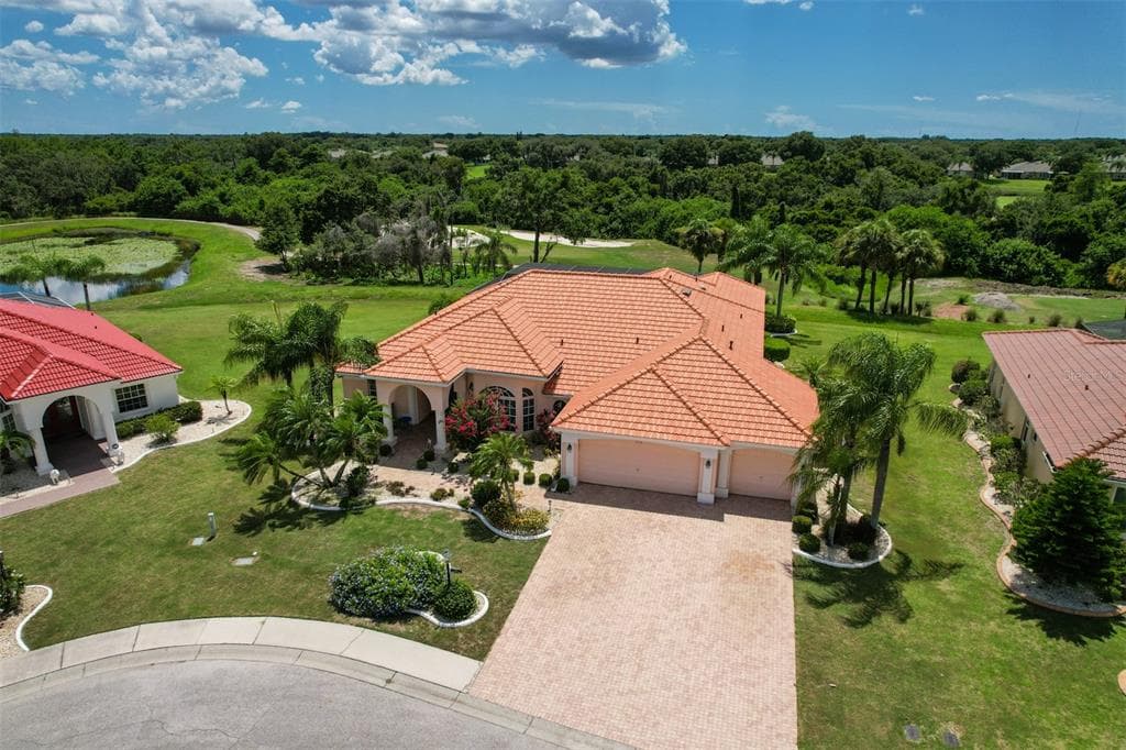 1104 SIGNATURE DRIVE SUN CITY CENTER, FL 33573