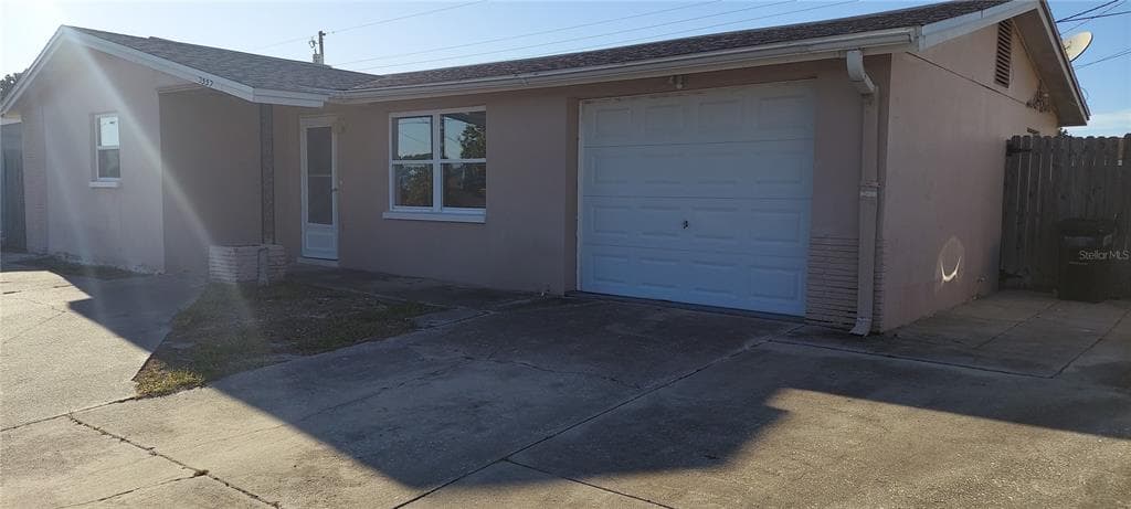 5335 FLORA AVENUE HOLIDAY, FL 34690