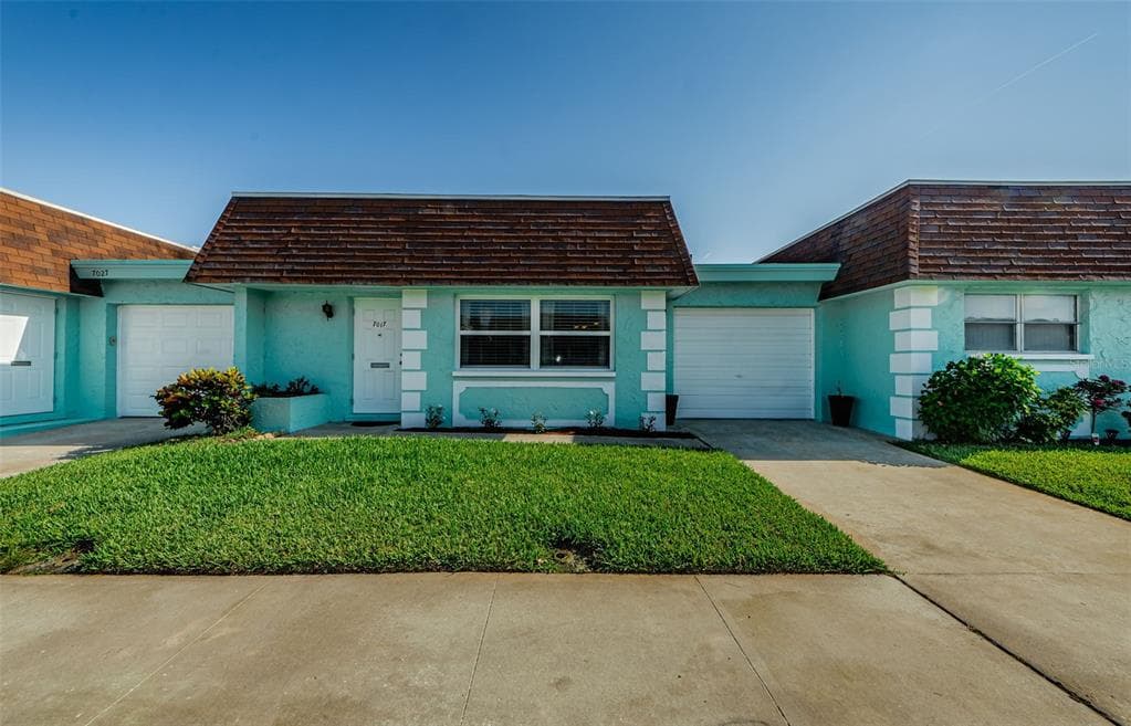 7017 VERSAILLES N PINELLAS PARK, FL 33781