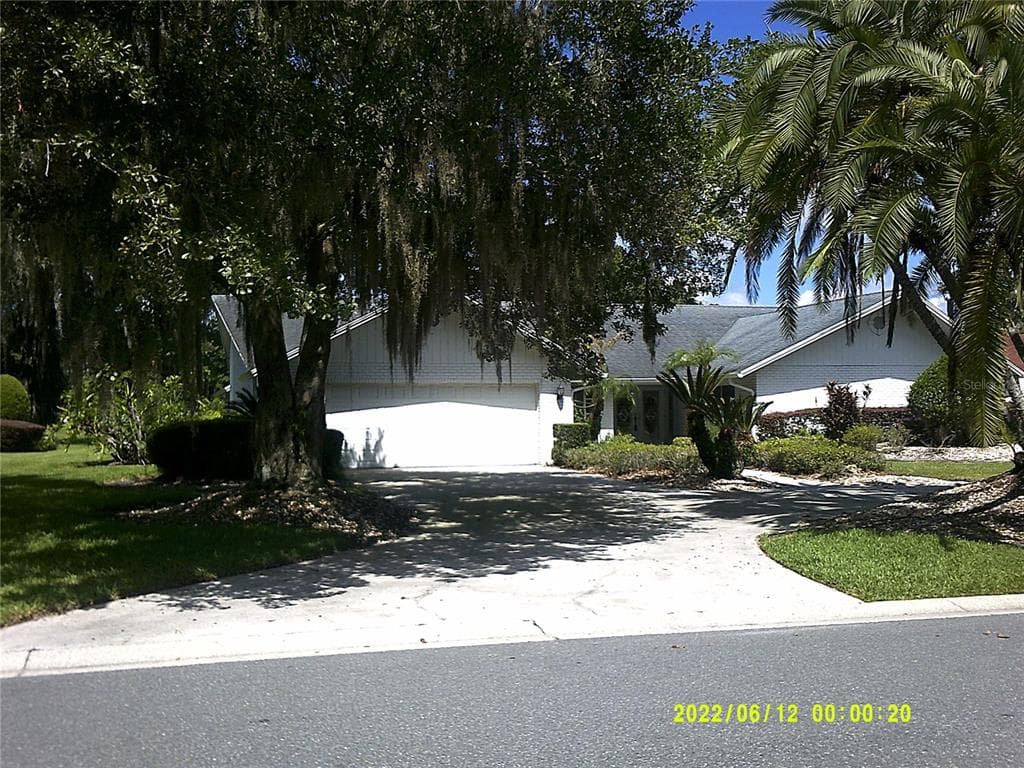 1905 COUNTRY CLUB COURT PLANT CITY, FL 33566