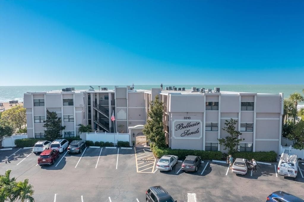 3210 GULF BOULEVARD UNIT 202 BELLEAIR BEACH, FL 33786
