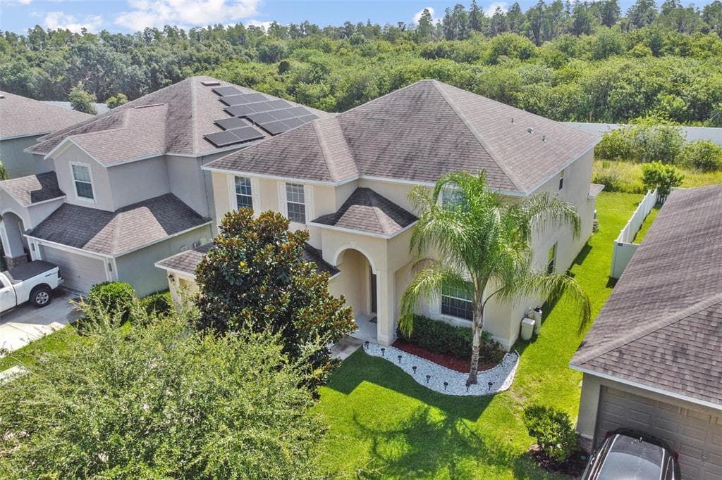 925 MEADOW GLADE DRIVE