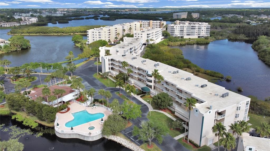 6425 SHORELINE DRIVE UNIT 10304 ST PETERSBURG, FL 33708
