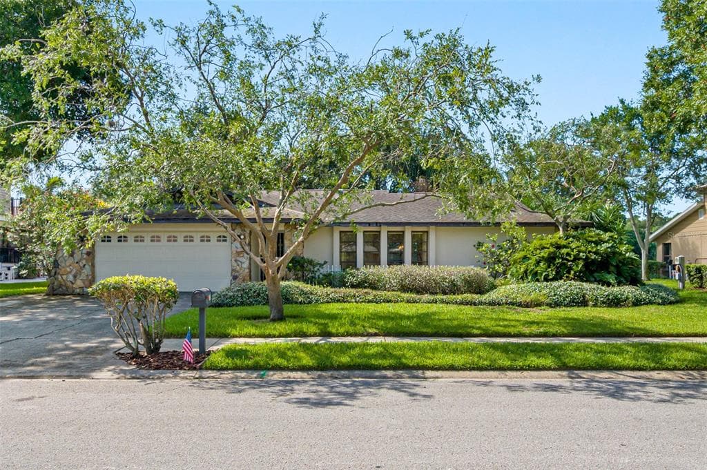 8928 BAYWOOD PARK DRIVE SEMINOLE, FL 33777
