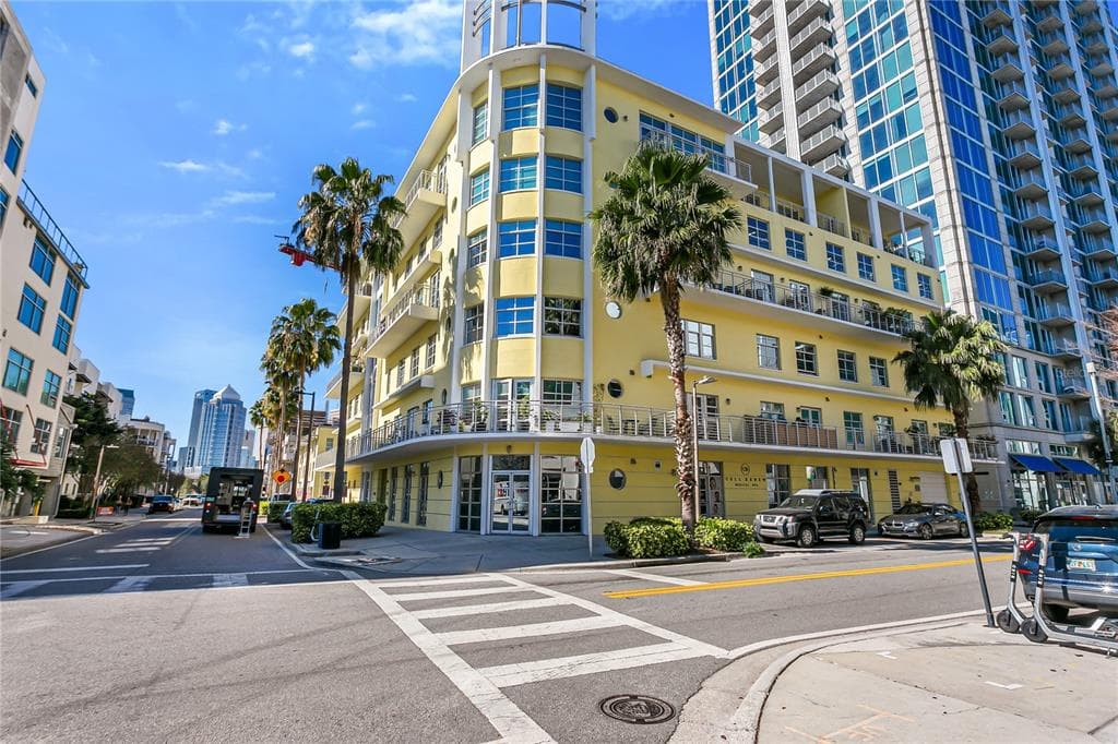 1212 E WHITING STREET UNIT 304 TAMPA, FL 33602