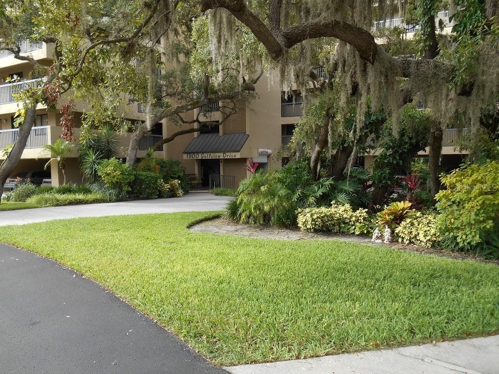 1918 GOLFVIEW DRIVE UNIT 1918 TARPON SPRINGS, FL 34689