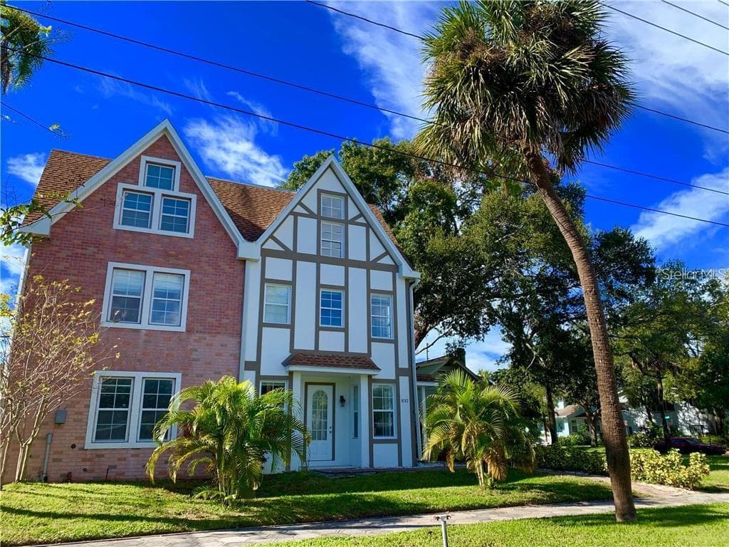 832 BAY STREET NE UNIT 1 ST PETERSBURG, FL 33701