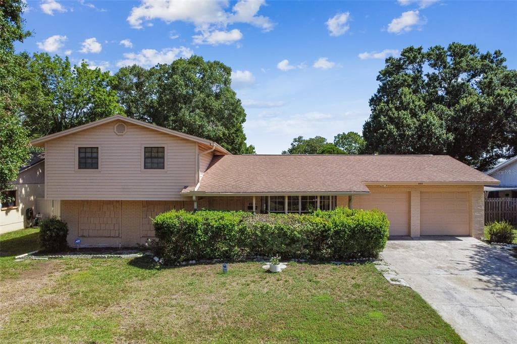 8313 W ELM STREET TAMPA, FL 33615