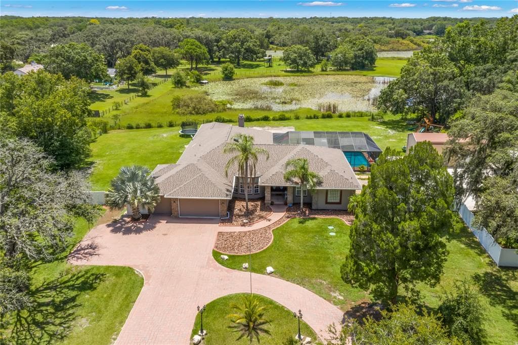 9774 LAKEVIEW DRIVE NEW PORT RICHEY, FL 34654