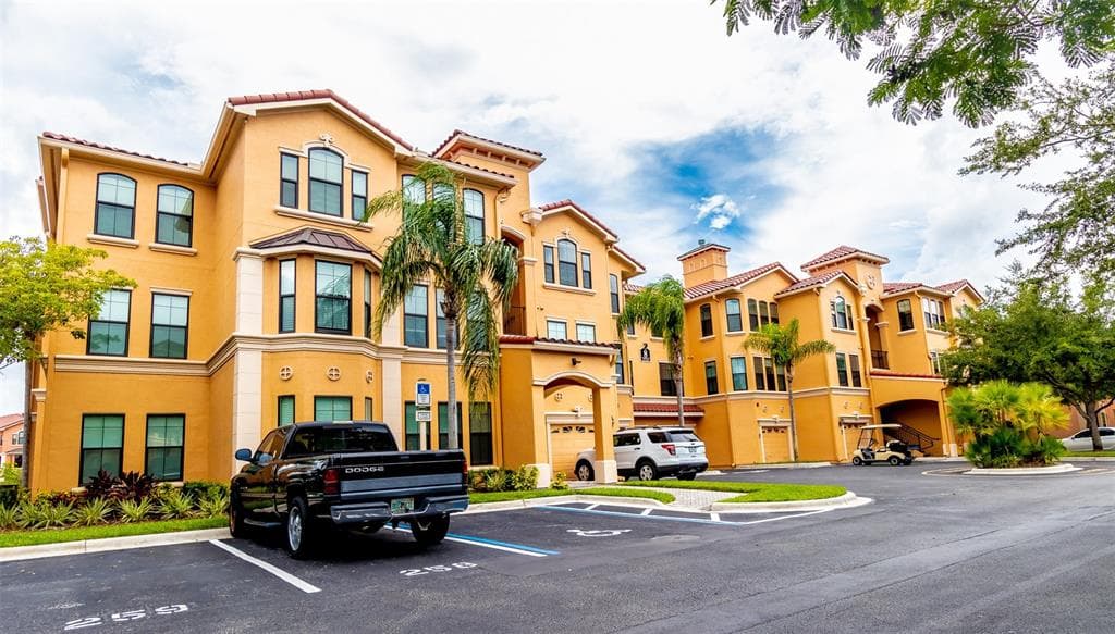 2723 VIA CAPRI UNIT 831 CLEARWATER, FL 33764