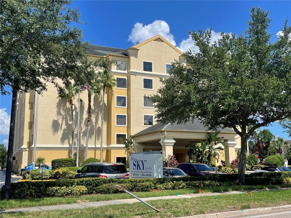 7601 CANADA AVE UNIT 203 ORLANDO, FL 32819