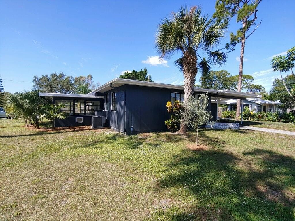 489 EDWARDS DRIVE SARASOTA, FL 34243