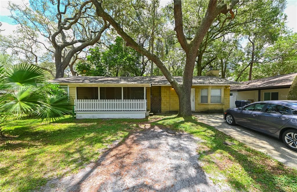 8909 N OTIS AVENUE TAMPA, FL 33604