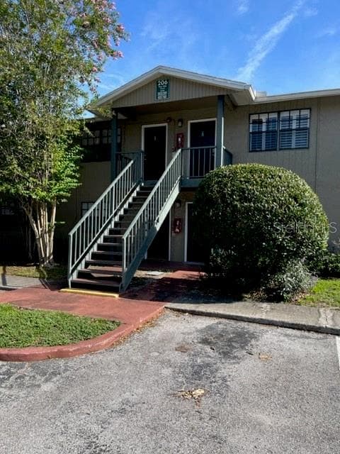 206 PINE TULIP COURT UNIT 102 TAMPA, FL 33612