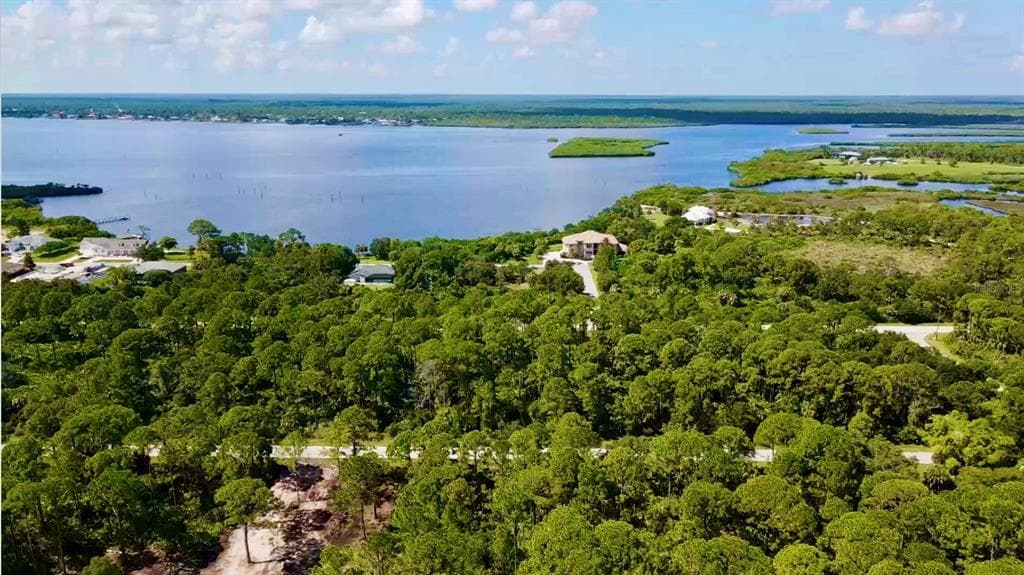 12305 GREENLEAF LANE PORT CHARLOTTE, FL 33953