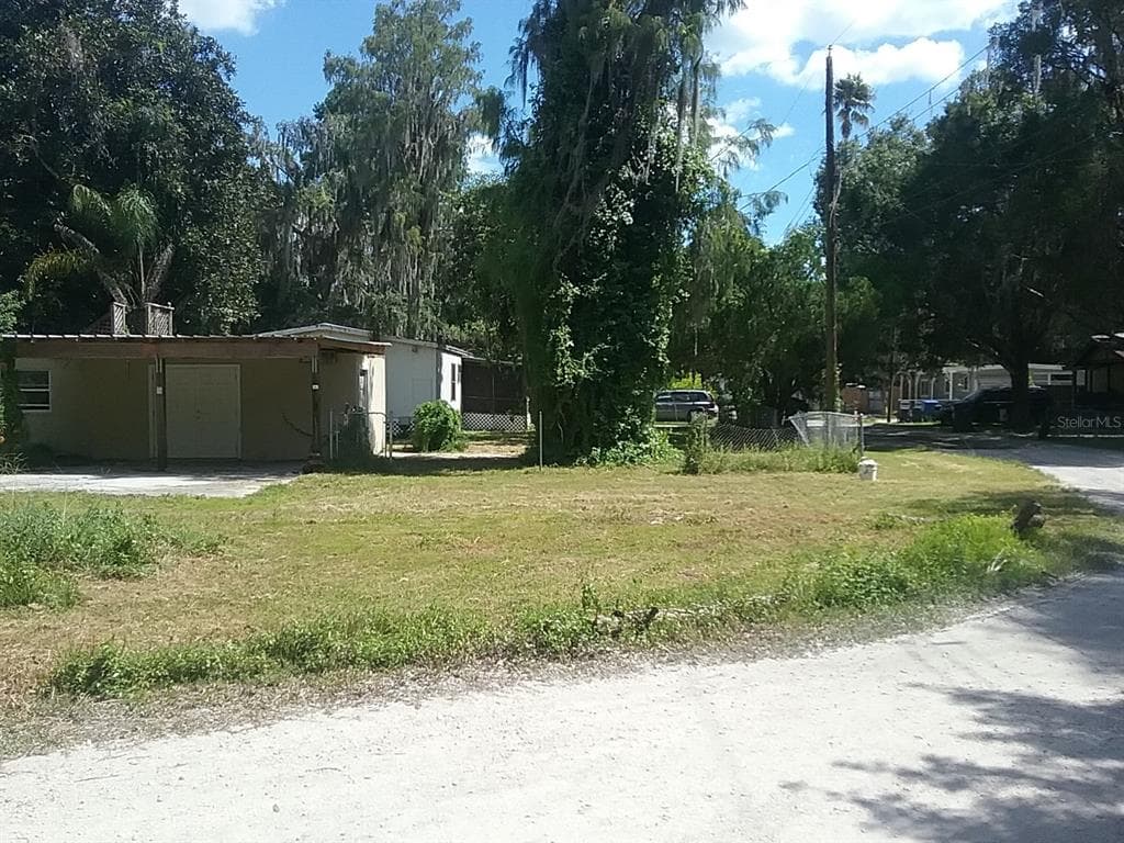18111 LAKE FRONT DRIVE LUTZ, FL 33548