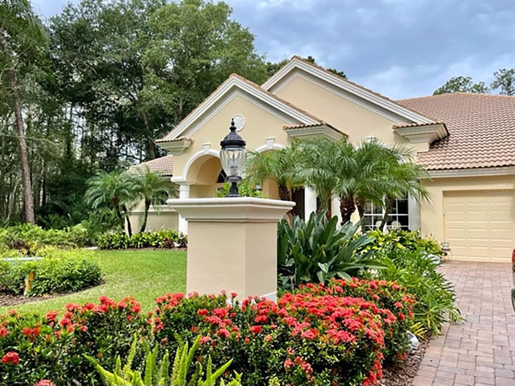 2860 DARBYS RUN TARPON SPRINGS, FL 34688