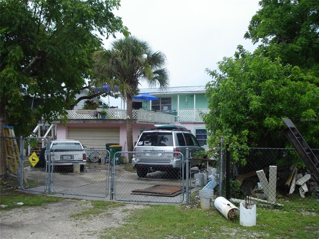 563 COCONUT AVENUE GOODLAND, FL 34140