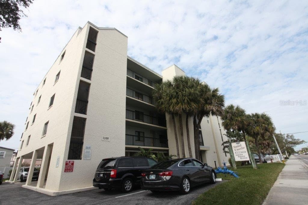 1300 GULF BOULEVARD UNIT 501 INDIAN ROCKS BEACH, FL 33785