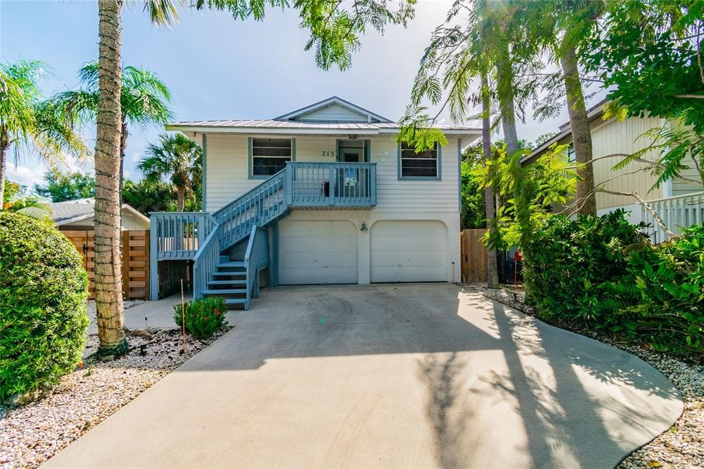 215 ISLAND CIRCLE