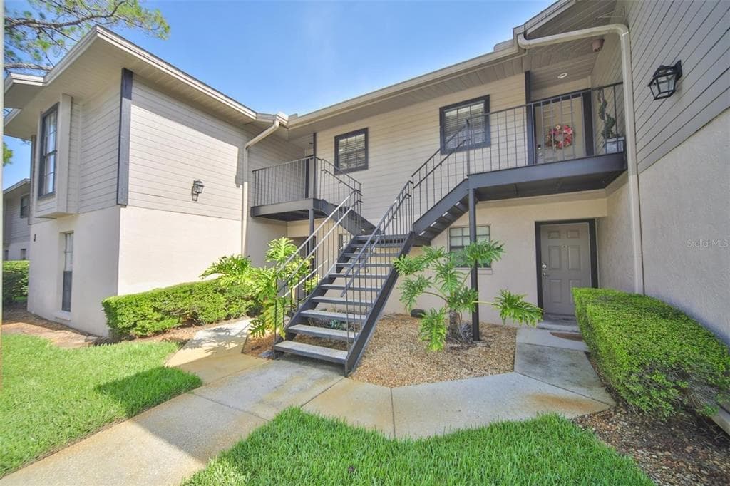 4015 ASHFORD GREEN PLACE UNIT D104 TAMPA, FL 33613