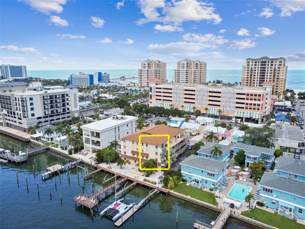 479 E SHORE DRIVE UNIT 8