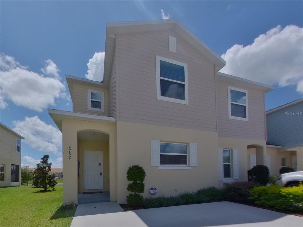 4782 CORAL CASTLE DRIVE KISSIMMEE, FL 34746