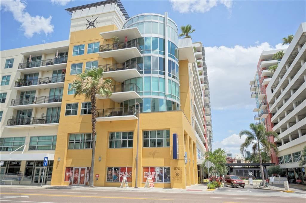 1208 E KENNEDY BOULEVARD UNIT 818 TAMPA, FL 33602