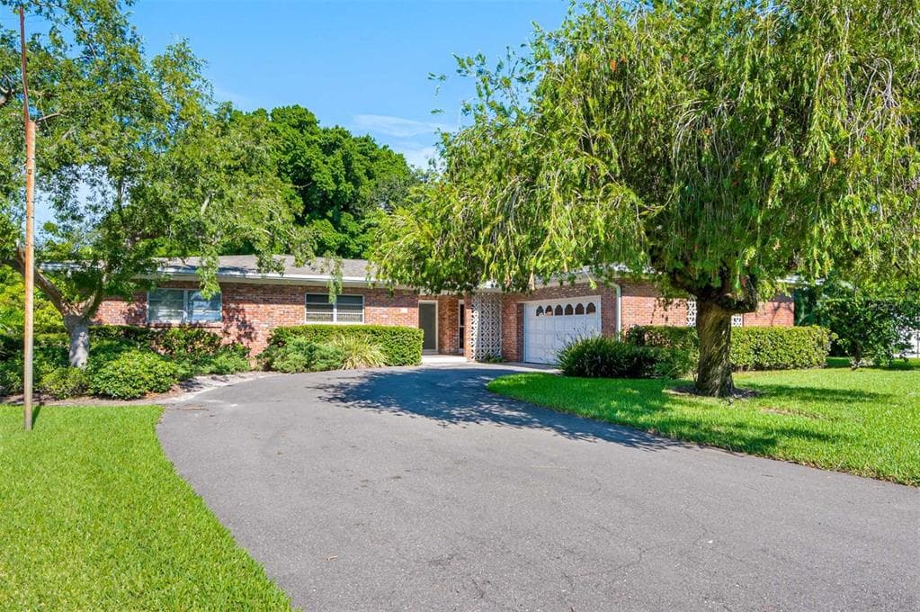 497 SUWANEE CIRCLE