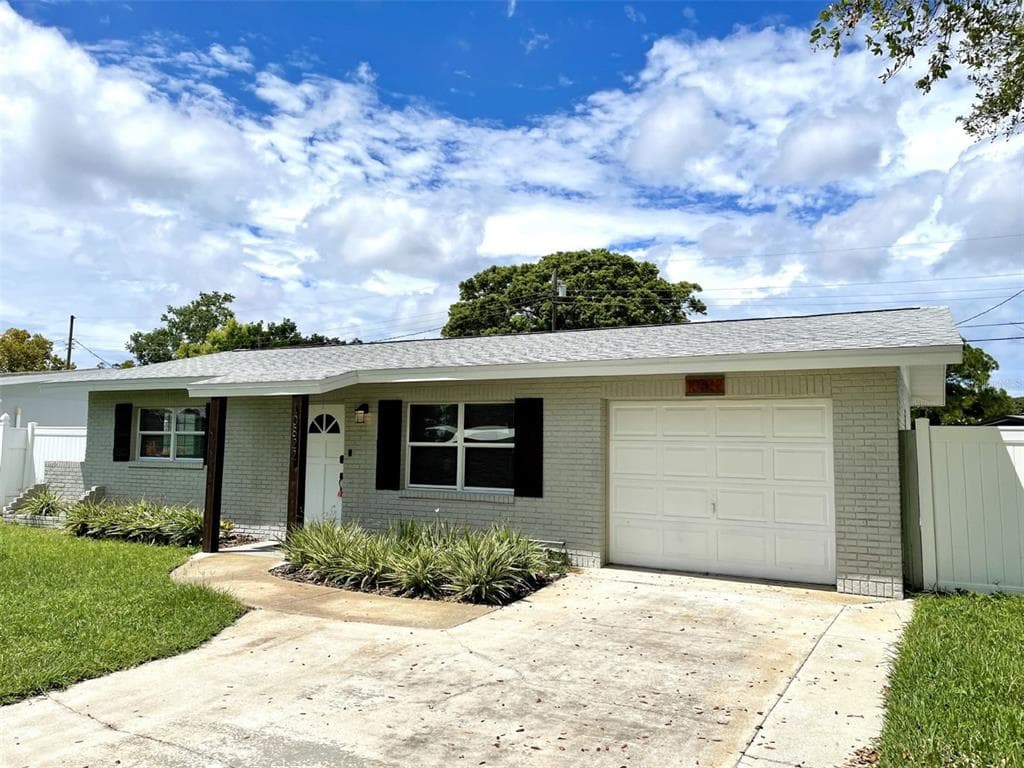10822 109TH LANE N LARGO, FL 33778