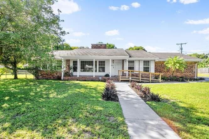 1703 E CARACAS STREET TAMPA, FL 33610
