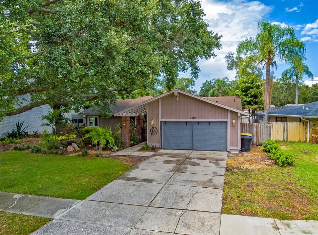 3080 DIAMOND HEAD DRIVE E CLEARWATER, FL 33761