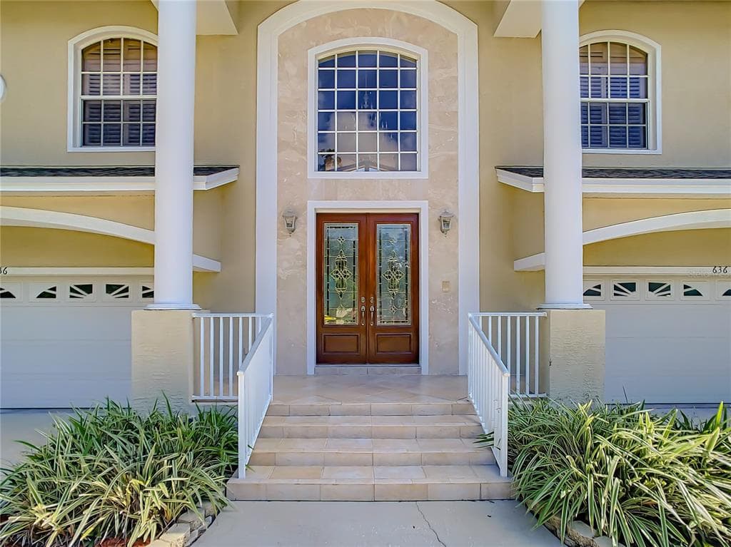 636 BAYSHORE DRIVE TARPON SPRINGS, FL 34689