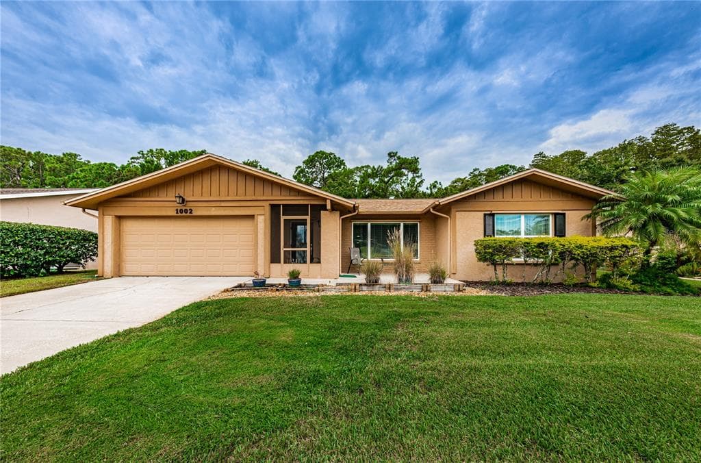 1002 MAINSAIL WAY PALM HARBOR, FL 34685