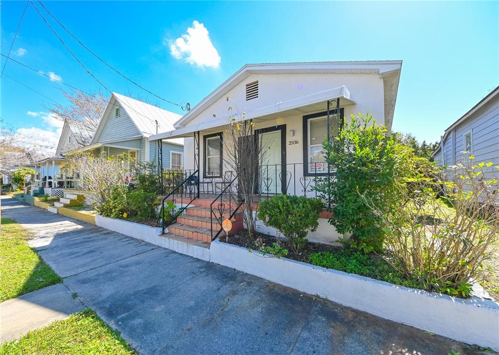 2336 W WALNUT STREET