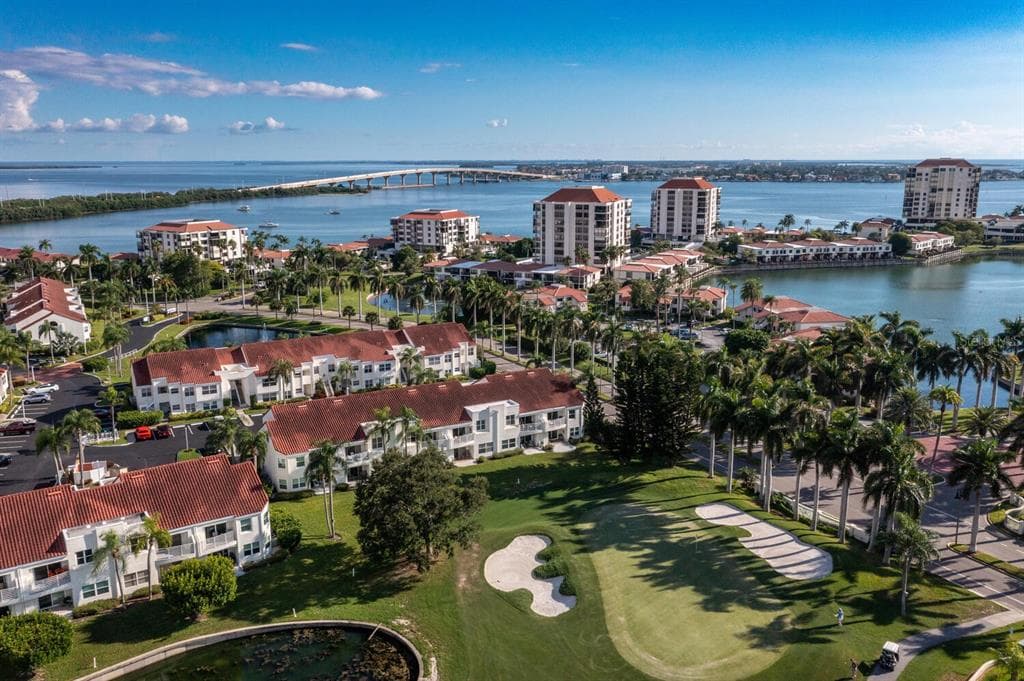 6085 BAHIA DEL MAR BOULEVARD UNIT 201 ST PETERSBURG, FL 33715