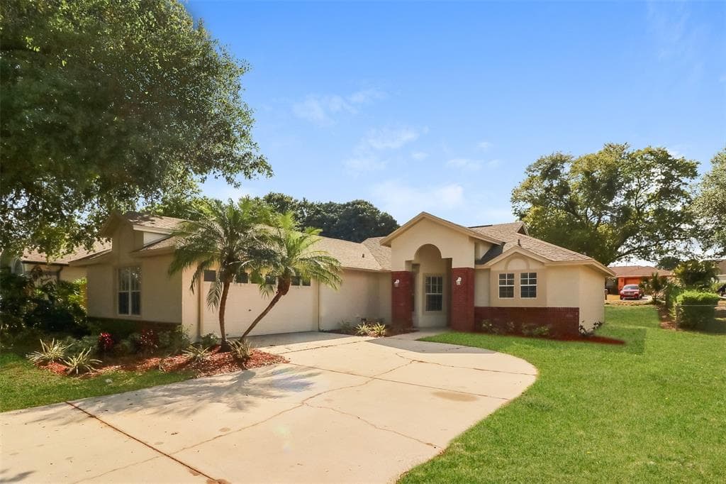 5143 MARTINIQUE DRIVE LAKELAND, FL 33812