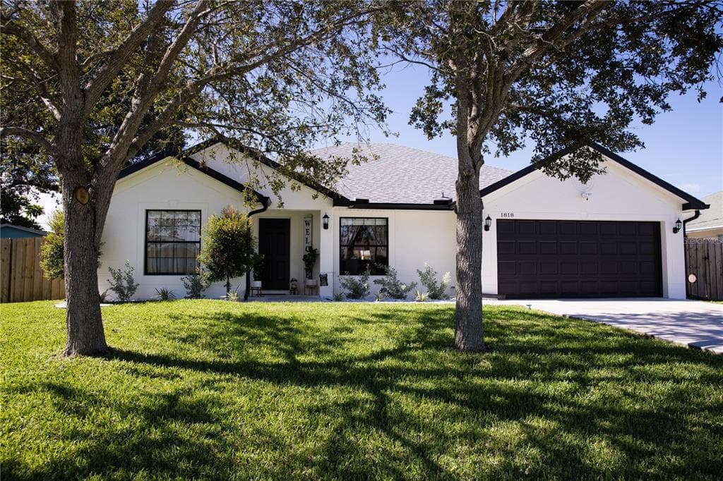 1818 SW NOTRE DAME AVENUE PORT SAINT LUCIE, FL 34953