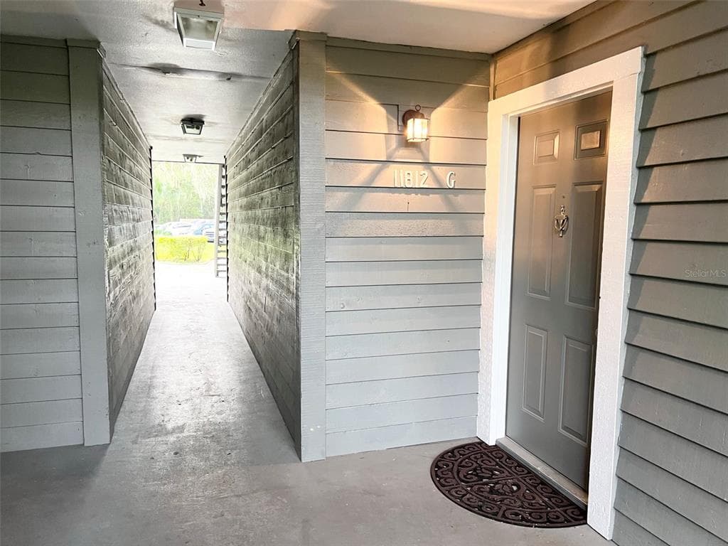 11812 SKYLAKE PLACE UNIT 11812 TEMPLE TERRACE, FL 33617