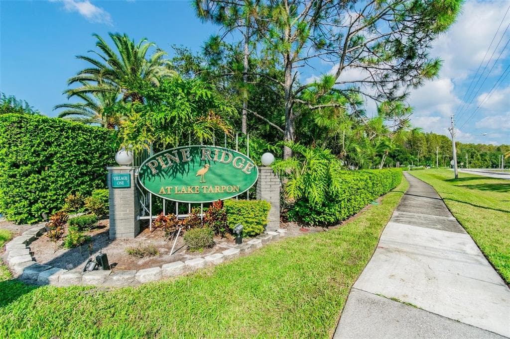 3101 LAKE PINE WAY UNIT B3 TARPON SPRINGS, FL 34688