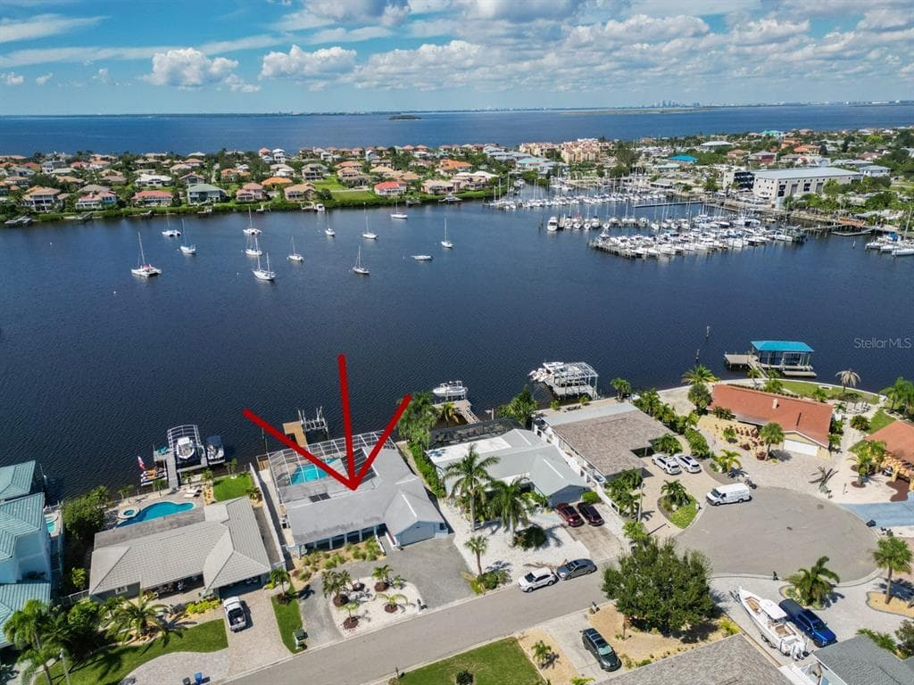 6366 COCOA LANE APOLLO BEACH, FL 33572