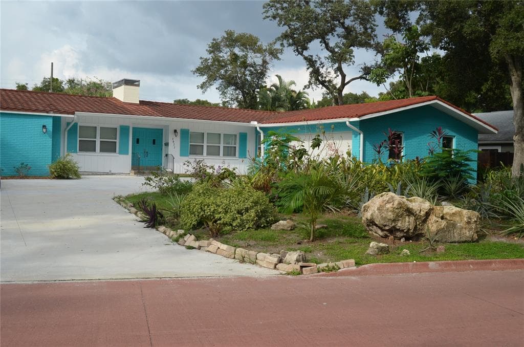 2027 SERPENTINE CIRCLE S ST PETERSBURG, FL 33712