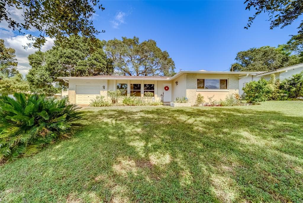 553 LAKE HILL LANE