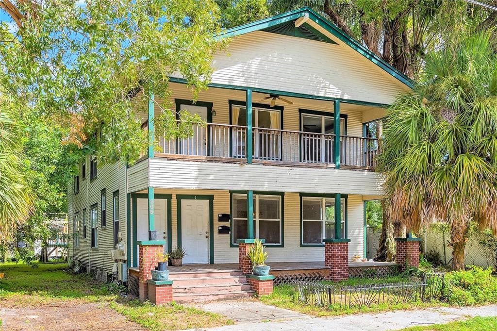 209 W GLADYS STREET TAMPA, FL 33602