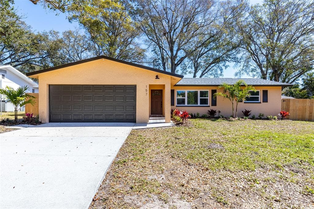 157 TROPIC BOULEVARD W LARGO, FL 33770